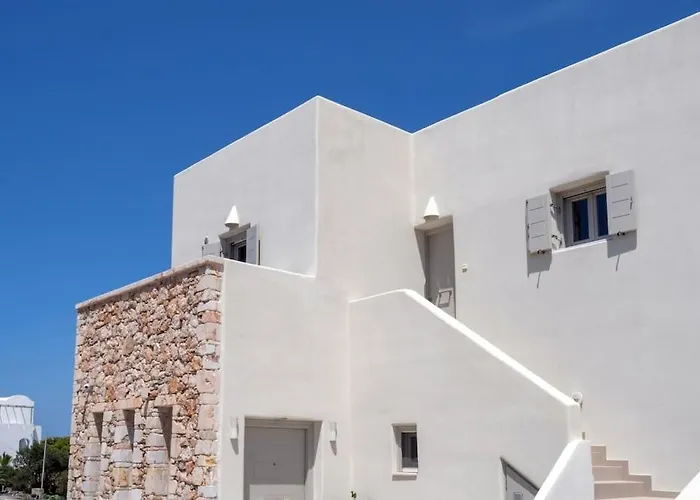 In The Heart Of Fira & Free Pool - Nychteri Suite