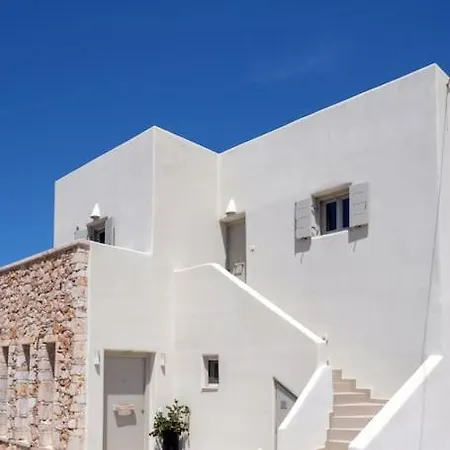 In The Heart Of Fira & Free Pool - Nychteri Suite Exterior photo