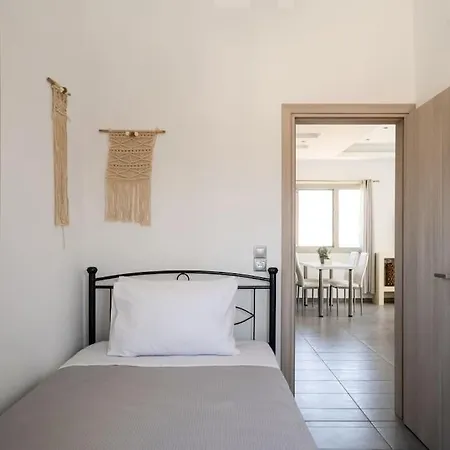 In The Heart Of Fira & Free Pool - Nychteri Suite Exterior photo