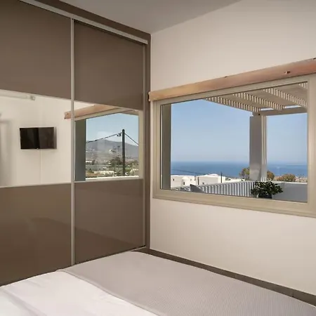 In The Heart Of Fira & Free Pool - Nychteri Suite Exterior photo