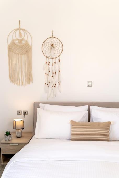 In The Heart Of & Free Pool - Nychteri Apartment Fira (Santorini)